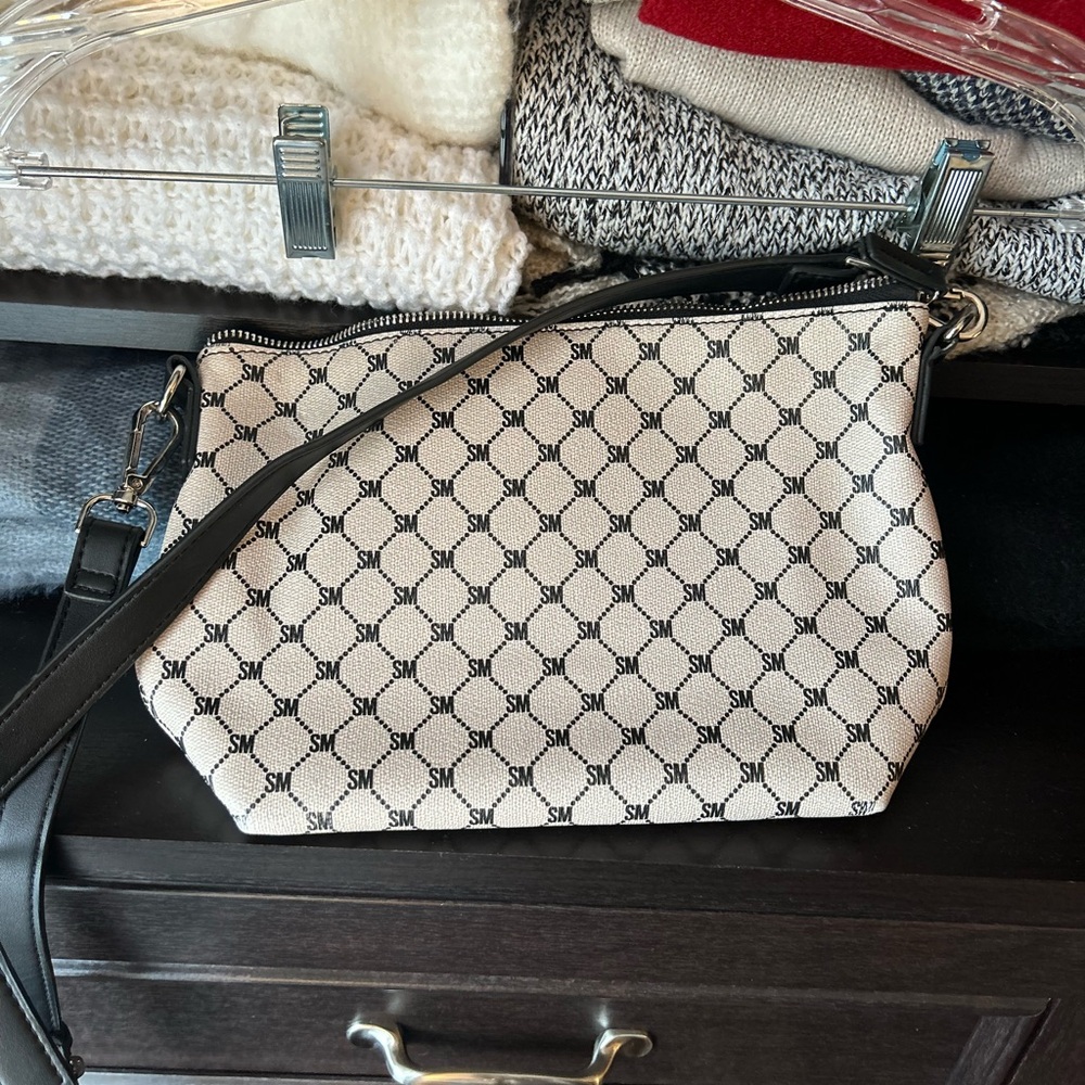 Steve Madden Cream and Black Crossbody Bag with Diamond Pattern